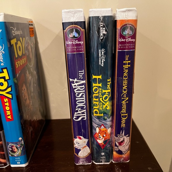 Lot of Ten (10) Disney VHS Tape Rated with Three (3) New Sealed Rated G & One PG - Picture 3 of 8